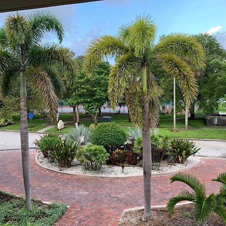 Bayside Retreat Aparthotel Ruskin Luaran gambar